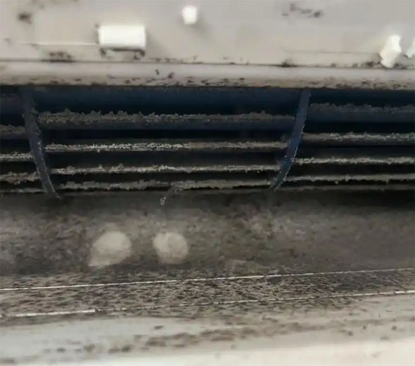 西峡空调吹的风有股烧焦味是怎么回事